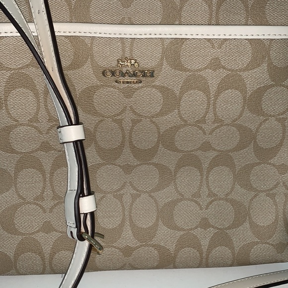 Coach Large Crossbody - Picture 2 of 7